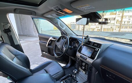 Toyota Land Cruiser Prado 150 рестайлинг 2, 2017 год, 4 520 000 рублей, 10 фотография