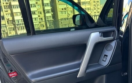 Toyota Land Cruiser Prado 150 рестайлинг 2, 2017 год, 4 520 000 рублей, 14 фотография