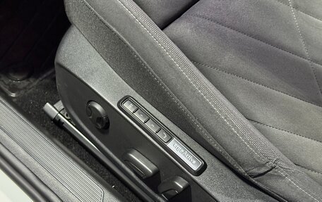 Volkswagen Golf VIII, 2021 год, 2 450 000 рублей, 13 фотография