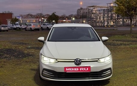 Volkswagen Golf VIII, 2021 год, 2 450 000 рублей, 21 фотография