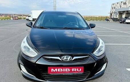 Hyundai Solaris II рестайлинг, 2014 год, 938 000 рублей, 2 фотография