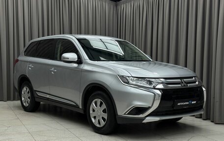 Mitsubishi Outlander III рестайлинг 3, 2017 год, 1 999 000 рублей, 3 фотография