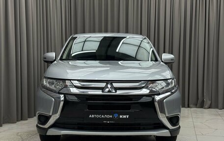 Mitsubishi Outlander III рестайлинг 3, 2017 год, 1 999 000 рублей, 2 фотография