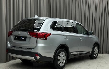 Mitsubishi Outlander III рестайлинг 3, 2017 год, 1 999 000 рублей, 4 фотография