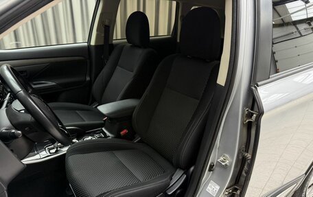 Mitsubishi Outlander III рестайлинг 3, 2017 год, 1 999 000 рублей, 8 фотография