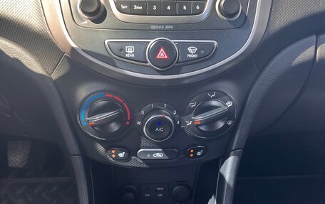 Hyundai Solaris II рестайлинг, 2014 год, 730 000 рублей, 18 фотография