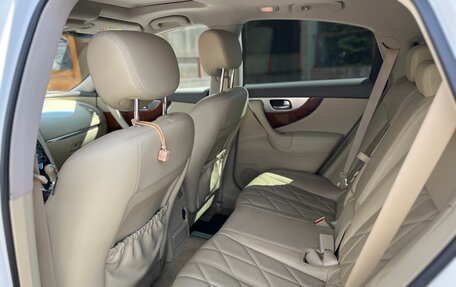 Infiniti QX70, 2014 год, 2 450 000 рублей, 11 фотография