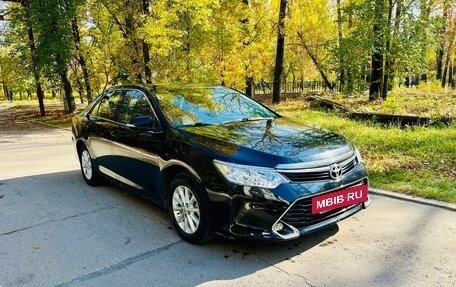 Toyota Camry, 2017 год, 2 150 000 рублей, 12 фотография