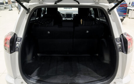 Toyota RAV4, 2019 год, 2 990 000 рублей, 12 фотография