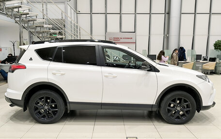 Toyota RAV4, 2019 год, 2 990 000 рублей, 5 фотография