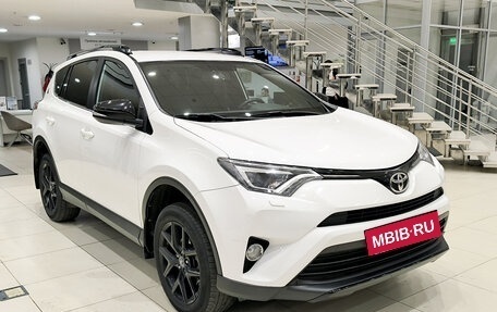 Toyota RAV4, 2019 год, 2 990 000 рублей, 3 фотография