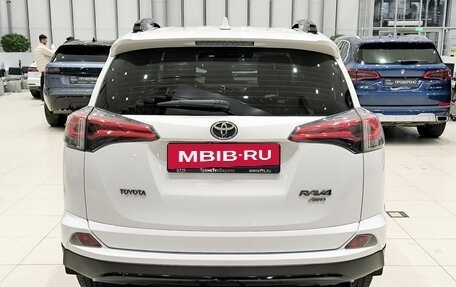 Toyota RAV4, 2019 год, 2 990 000 рублей, 7 фотография