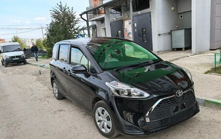 Toyota Sienta II, 2021 год, 1 365 000 рублей, 1 фотография