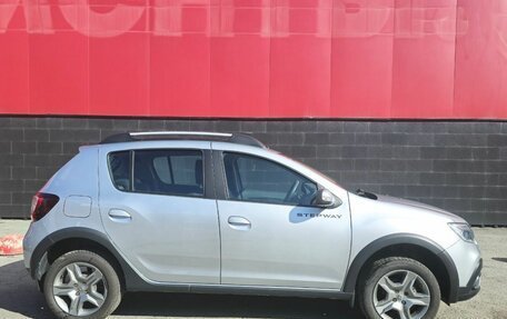 Renault Sandero II рестайлинг, 2021 год, 1 380 000 рублей, 3 фотография