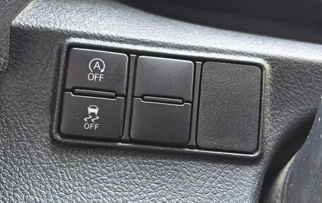 Toyota Sienta II, 2021 год, 1 365 000 рублей, 13 фотография