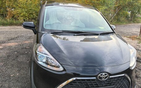 Toyota Sienta II, 2021 год, 1 365 000 рублей, 17 фотография