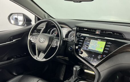 Toyota Camry, 2019 год, 2 790 000 рублей, 14 фотография