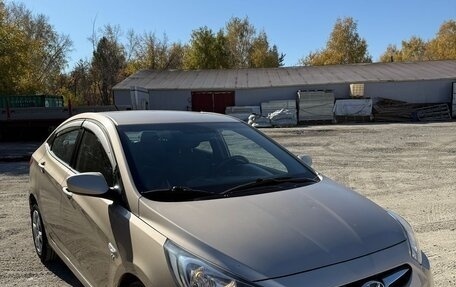 Hyundai Solaris II рестайлинг, 2013 год, 970 000 рублей, 1 фотография