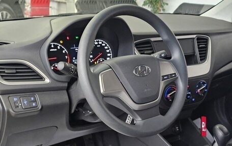 Hyundai Solaris II рестайлинг, 2017 год, 1 635 000 рублей, 11 фотография