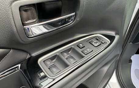 Mitsubishi Outlander III рестайлинг 3, 2022 год, 2 600 000 рублей, 13 фотография