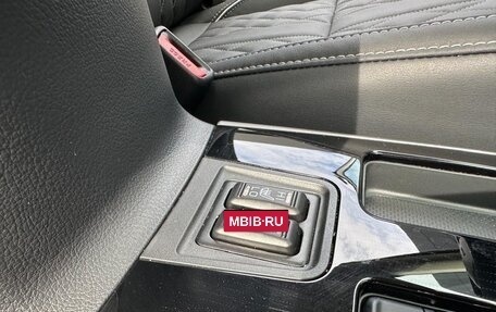 Mitsubishi Outlander III рестайлинг 3, 2022 год, 2 600 000 рублей, 19 фотография