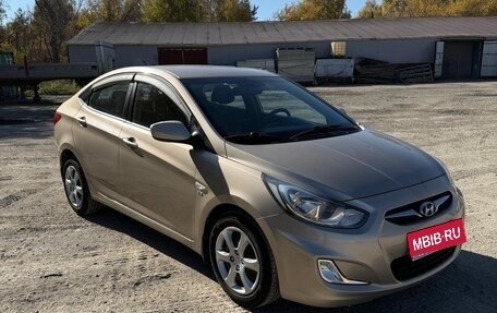 Hyundai Solaris II рестайлинг, 2013 год, 970 000 рублей, 4 фотография
