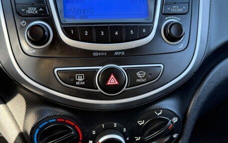 Hyundai Solaris II рестайлинг, 2013 год, 970 000 рублей, 7 фотография