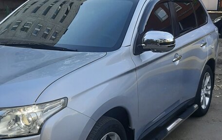 Mitsubishi Outlander III рестайлинг 3, 2012 год, 1 800 000 рублей, 2 фотография