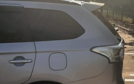 Mitsubishi Outlander III рестайлинг 3, 2012 год, 1 800 000 рублей, 13 фотография