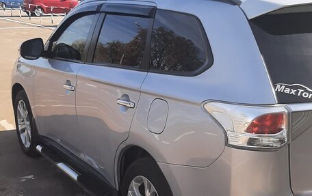 Mitsubishi Outlander III рестайлинг 3, 2012 год, 1 800 000 рублей, 14 фотография