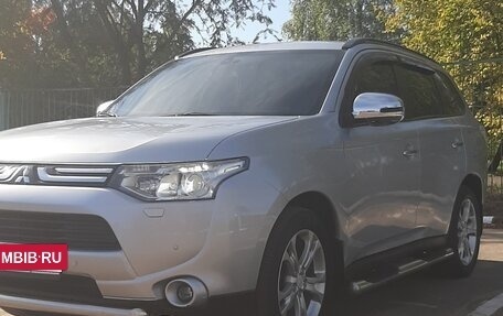 Mitsubishi Outlander III рестайлинг 3, 2012 год, 1 800 000 рублей, 19 фотография
