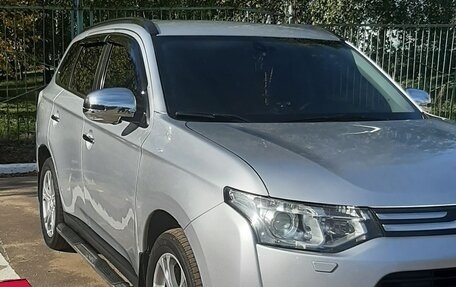 Mitsubishi Outlander III рестайлинг 3, 2012 год, 1 800 000 рублей, 17 фотография