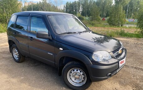 Chevrolet Niva I рестайлинг, 2017 год, 640 000 рублей, 5 фотография
