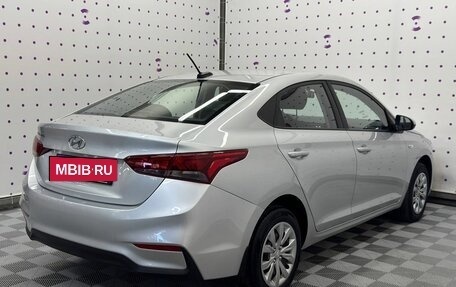 Hyundai Solaris II рестайлинг, 2018 год, 825 000 рублей, 3 фотография