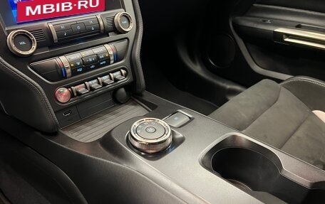 Ford Mustang VI рестайлинг, 2021 год, 14 990 000 рублей, 16 фотография