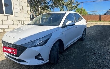 Hyundai Solaris II рестайлинг, 2021 год, 1 650 000 рублей, 3 фотография