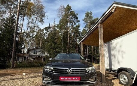 Volkswagen Passat B8 рестайлинг, 2020 год, 3 000 000 рублей, 1 фотография