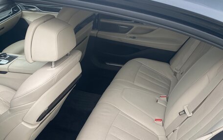 BMW 7 серия, 2016 год, 2 910 000 рублей, 9 фотография
