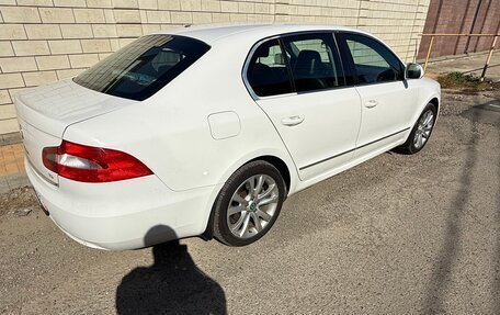 Skoda Superb III рестайлинг, 2011 год, 940 000 рублей, 3 фотография