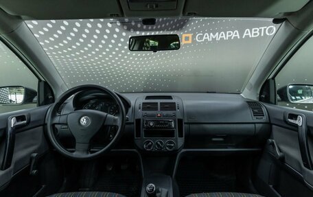Volkswagen Polo IV рестайлинг, 2006 год, 428 000 рублей, 13 фотография