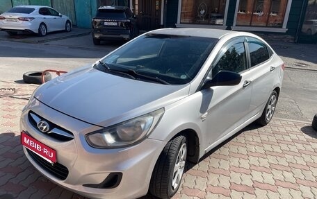 Hyundai Solaris II рестайлинг, 2012 год, 650 000 рублей, 1 фотография