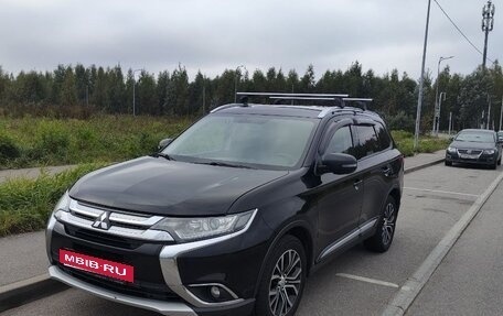 Mitsubishi Outlander III рестайлинг 3, 2016 год, 1 650 000 рублей, 11 фотография