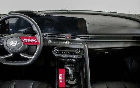 Hyundai Elantra, 2023 год, 2 330 000 рублей, 11 фотография