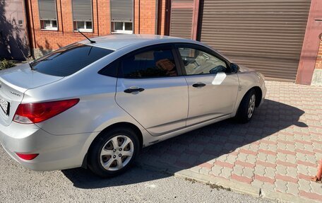 Hyundai Solaris II рестайлинг, 2012 год, 650 000 рублей, 5 фотография