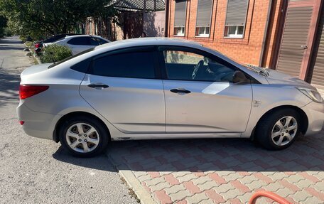 Hyundai Solaris II рестайлинг, 2012 год, 650 000 рублей, 6 фотография