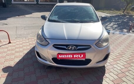 Hyundai Solaris II рестайлинг, 2012 год, 650 000 рублей, 8 фотография