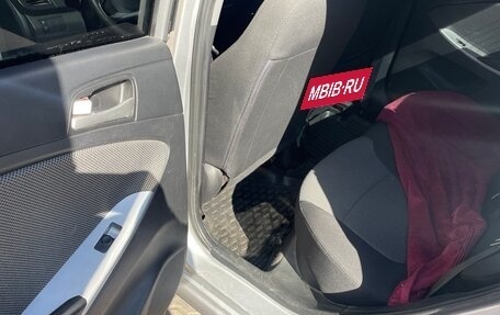 Hyundai Solaris II рестайлинг, 2012 год, 650 000 рублей, 13 фотография