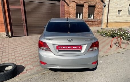 Hyundai Solaris II рестайлинг, 2012 год, 650 000 рублей, 4 фотография