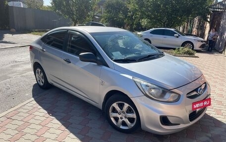 Hyundai Solaris II рестайлинг, 2012 год, 650 000 рублей, 7 фотография