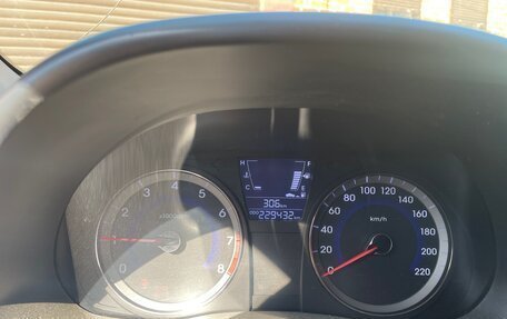 Hyundai Solaris II рестайлинг, 2012 год, 650 000 рублей, 15 фотография